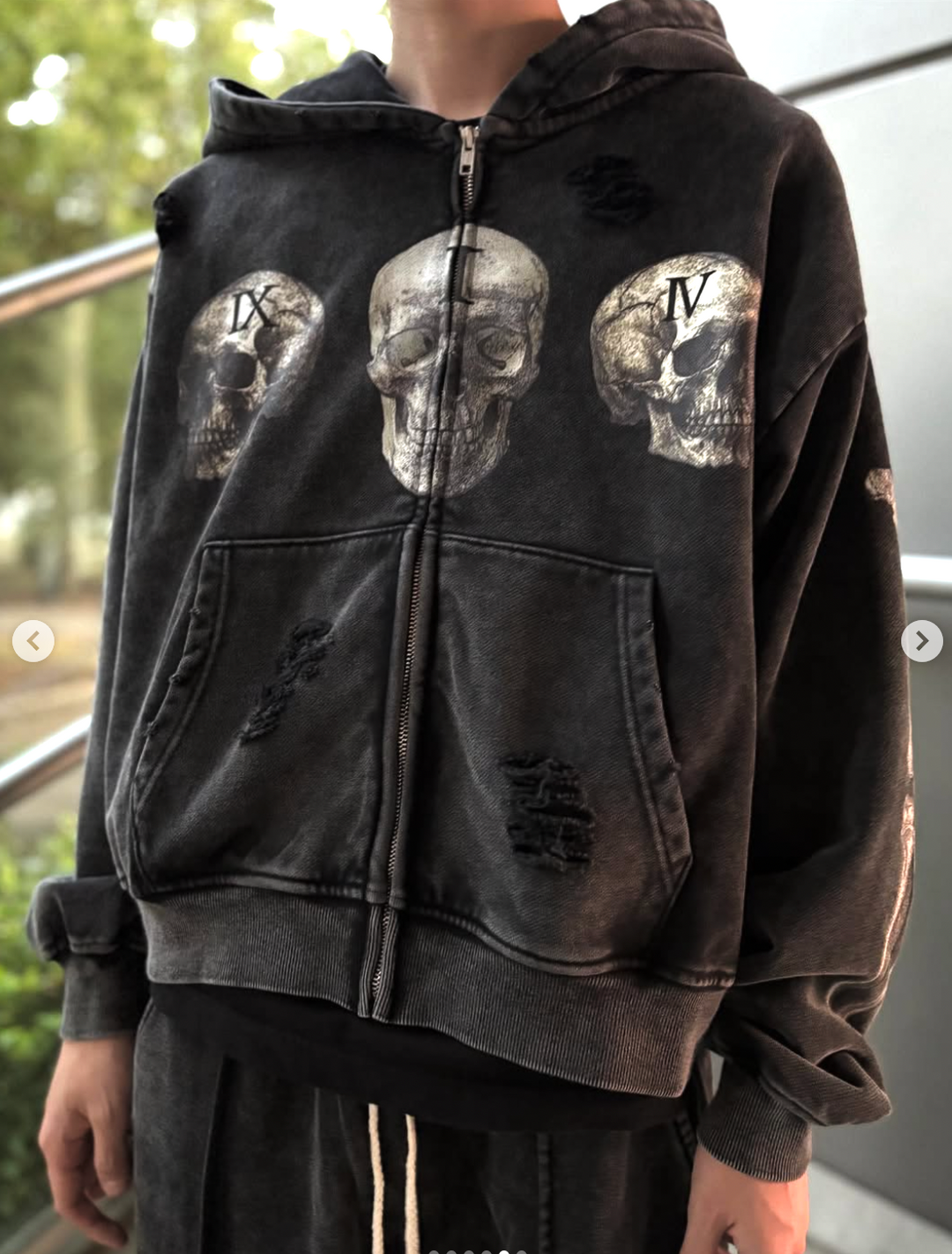SKULL ZIP UP