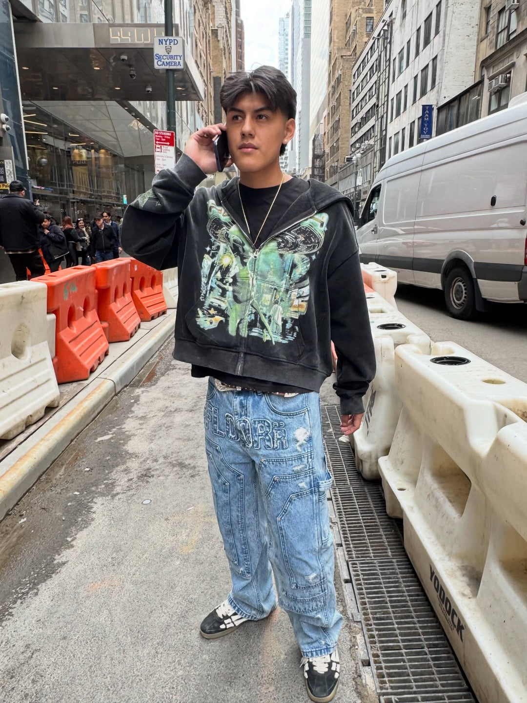 ALIEN CITY ZIP UP